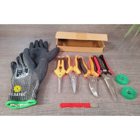8 Pcs Garden Set. 4 Trimming Scissors, Sharpener, Gloves (M), 2 Plant Tie Rolls - Picture 2 of 9